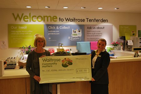 Shoppers support friends of Benenden Hospital