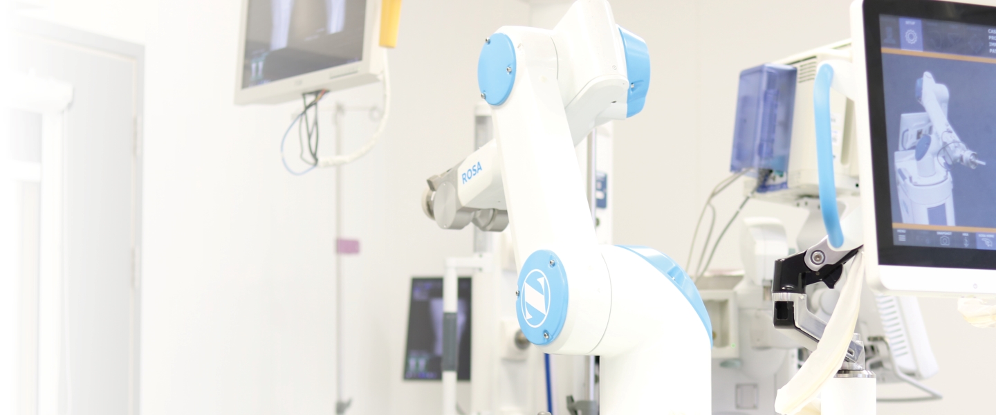 The ROSA knee robot