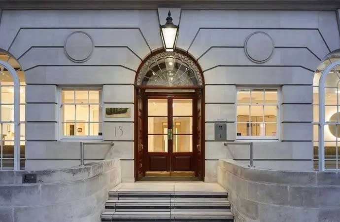 Mr Chipperfield's outpatient services, London